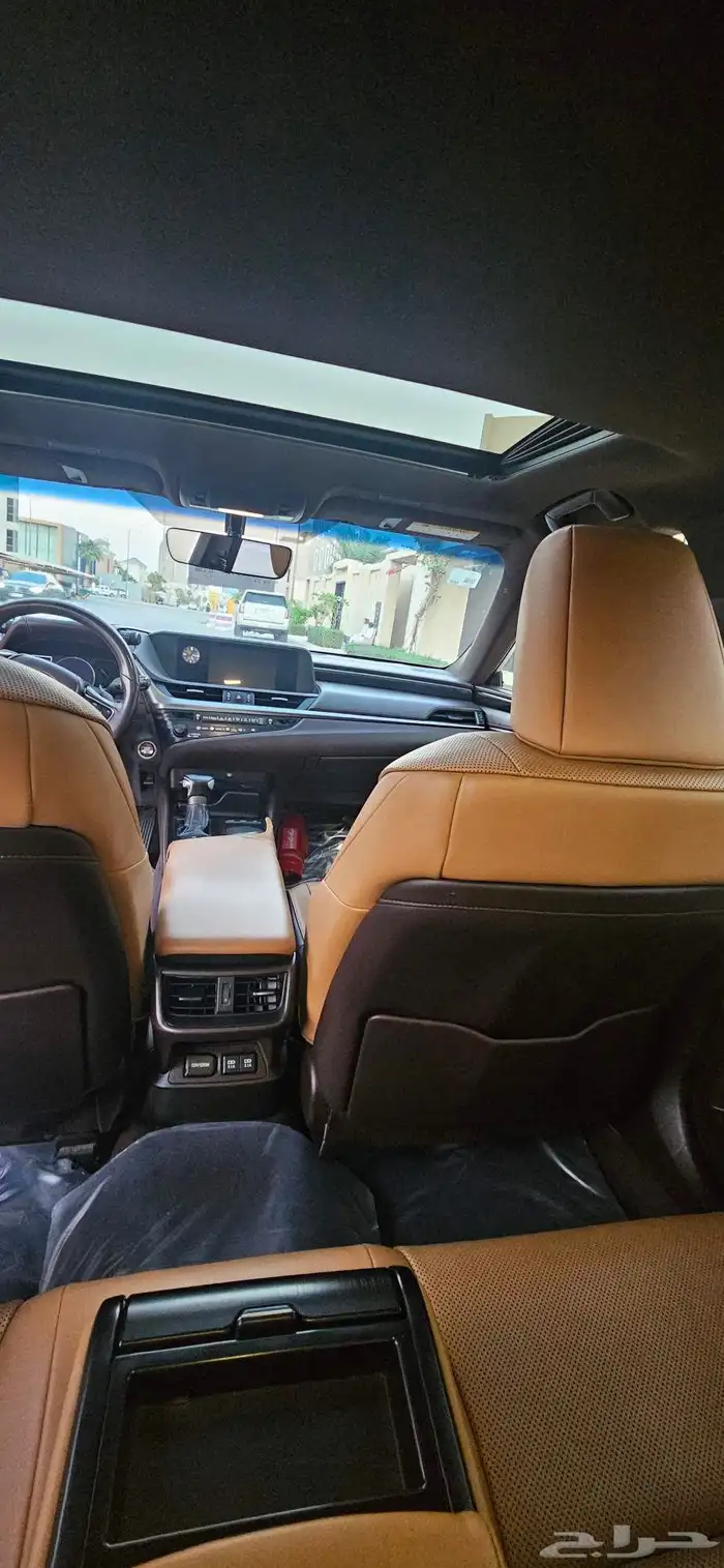 للبيع لكزس ES350 موديل 2019 الممشى قليل لامانع بالبدل 15