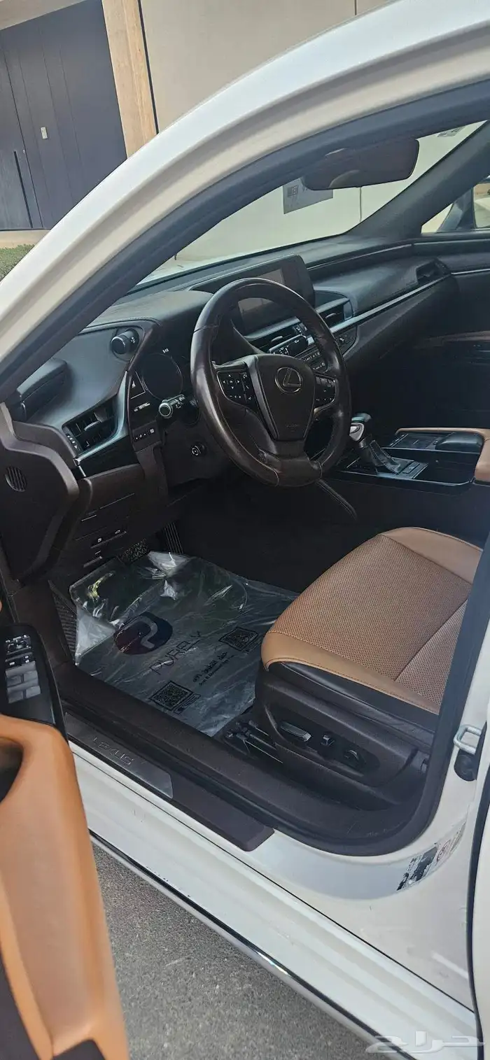 للبيع لكزس ES350 موديل 2019 الممشى قليل لامانع بالبدل 16