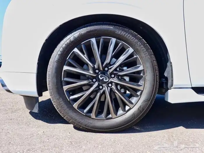 للبيع جيب انفنتي QX80 - Autograph موديل 2025 وارد كندا 2