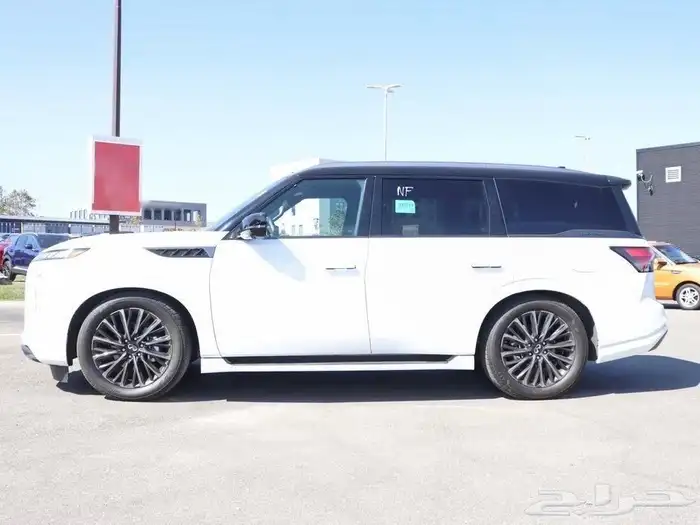 للبيع جيب انفنتي QX80 - Autograph موديل 2025 وارد كندا 4