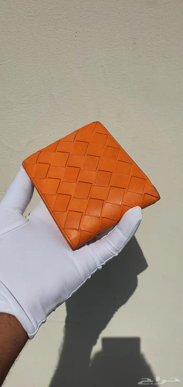 محفظه بوتيغا اصليه مستعمله 1200ريال جده .مركز الشعله 1