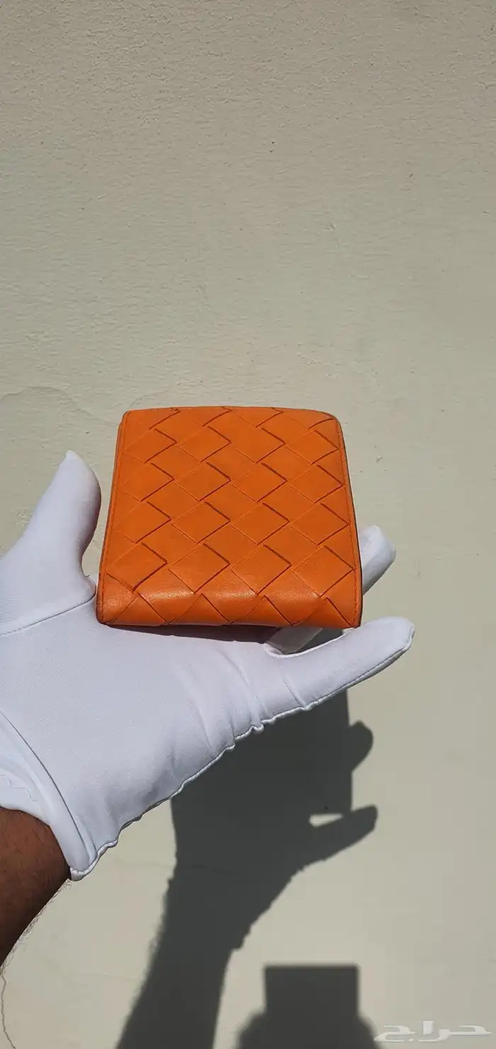 محفظه بوتيغا اصليه مستعمله 1200ريال جده .مركز الشعله 0