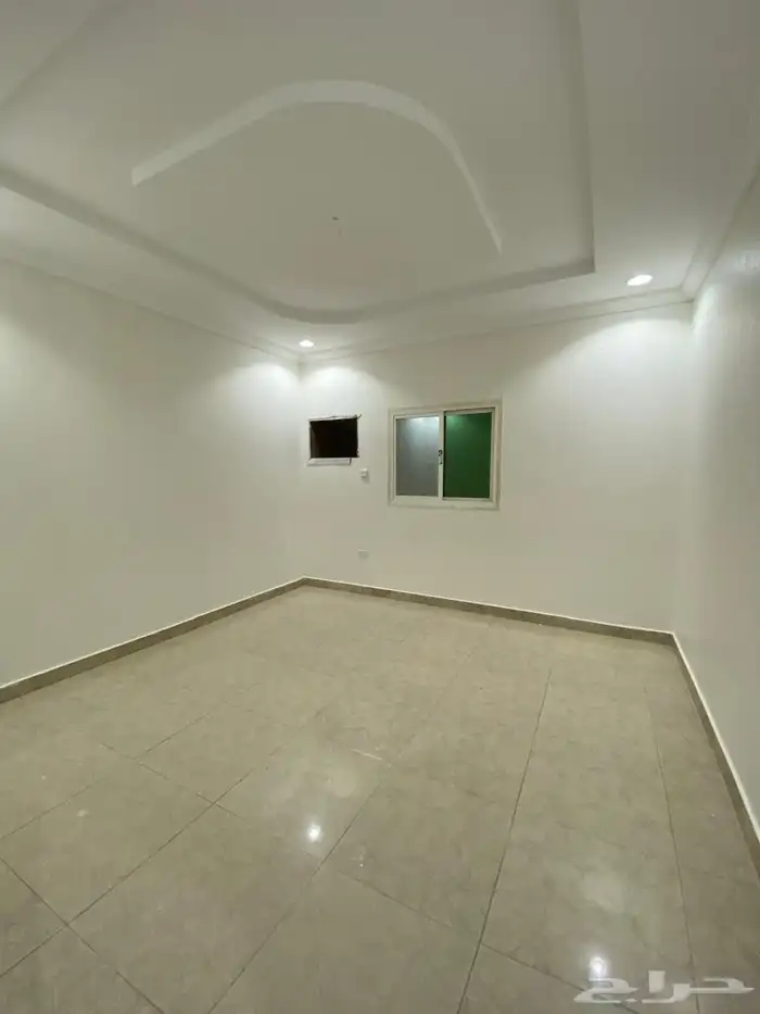 شقه للايجار في حي الصفا غرفتين 8