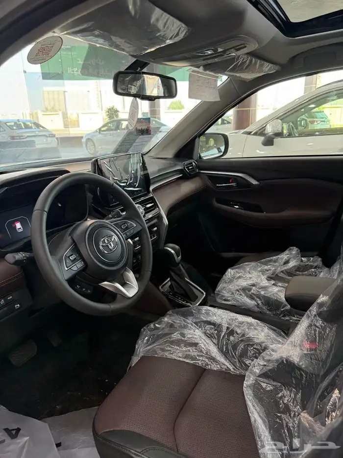 تويوتا اوربان كروز GLX 2