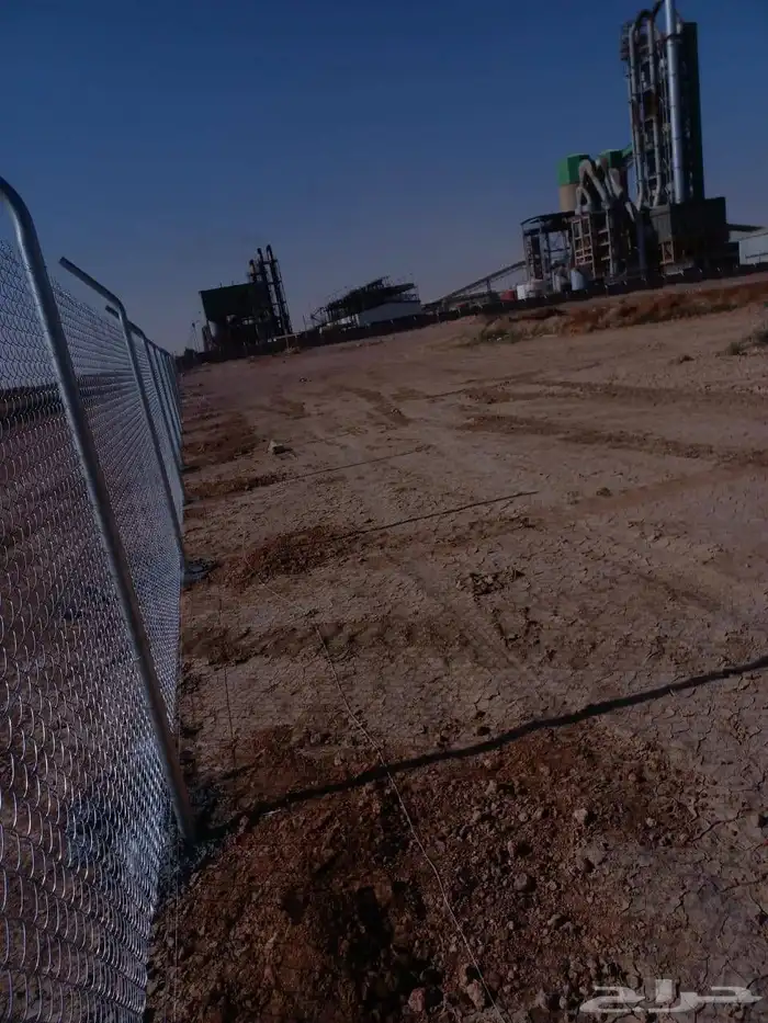 نحن نقوم بتوريد وتركيب جميع انواع الشبوك 1