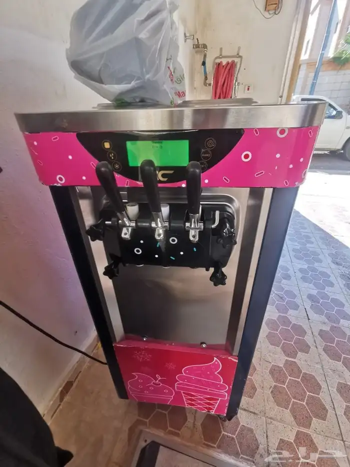 مكينة ايس كريم للبيع شبه جديده 1