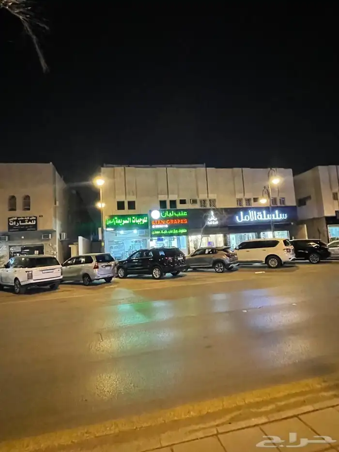 للايجار عماره الملك فهد المساحه 887متر الشقق فاضيه فيها 0