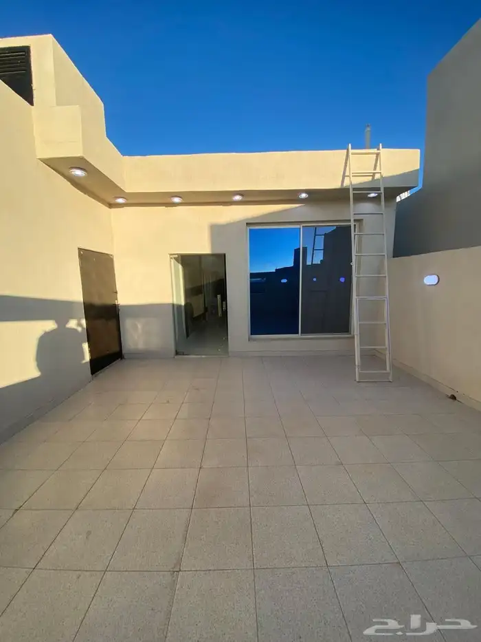 للبيع روف علوي مع ملحق تشطيبات فاخره الموقع خلف مطار ابها 18