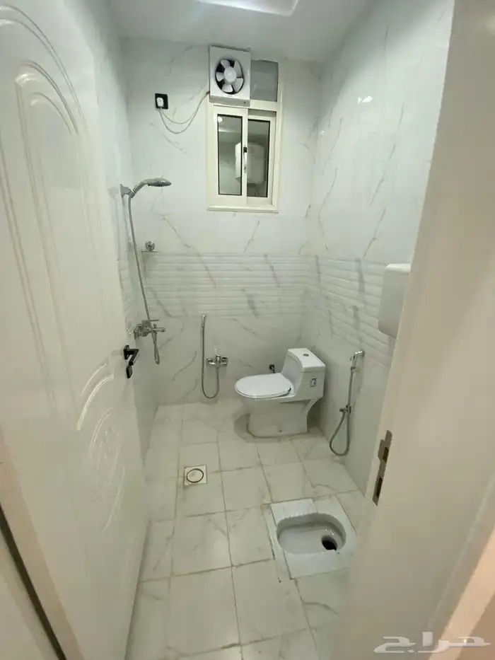 للبيع روف علوي مع ملحق تشطيبات فاخره الموقع خلف مطار ابها 5