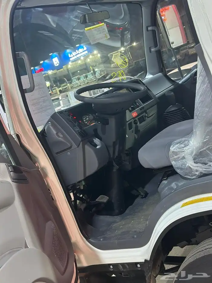 شاحنة ايسوزو 5طن شاص 5.67متر موديل 2026 ياباني 3