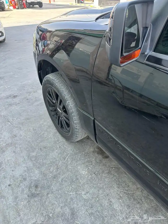 لنكولن نافيجتور 2009 نظيف شبه مخزن 2