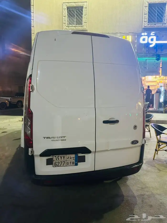 فورد باص ديزل بضاعه 2023 ثلاجه تبريد للإيجار 3