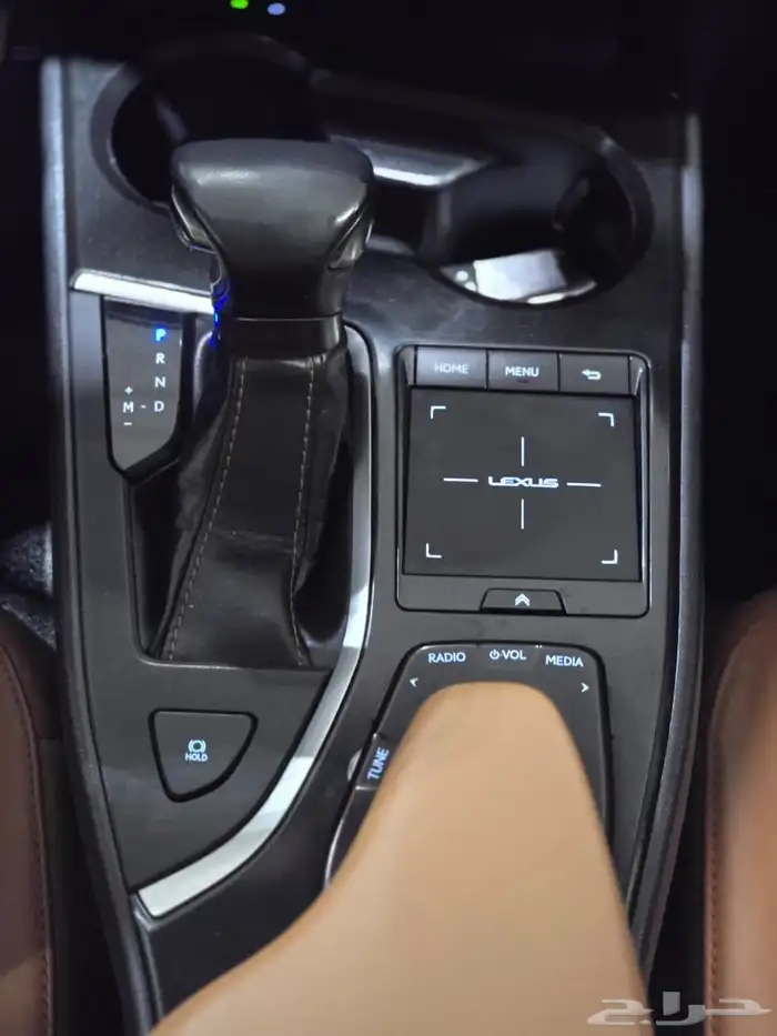 لكزس UX200 موديل 2020 بحاله الوكاله 8