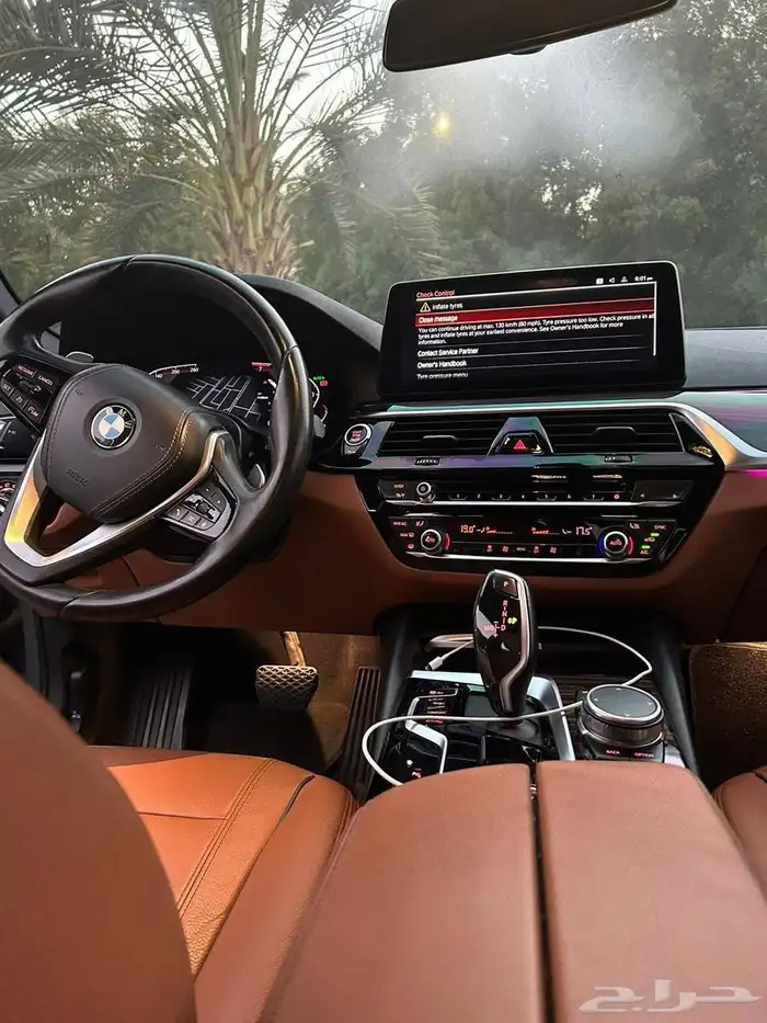 سيارة BMW 520i   موديل 2022 مخزنه وكاله 4