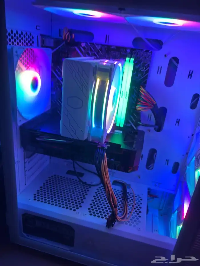 للبيع كمبيوتر تجميعة قوية للألعاب والتصميم 2
