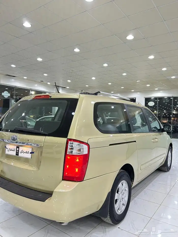 كيا كارنيفال 2009 6