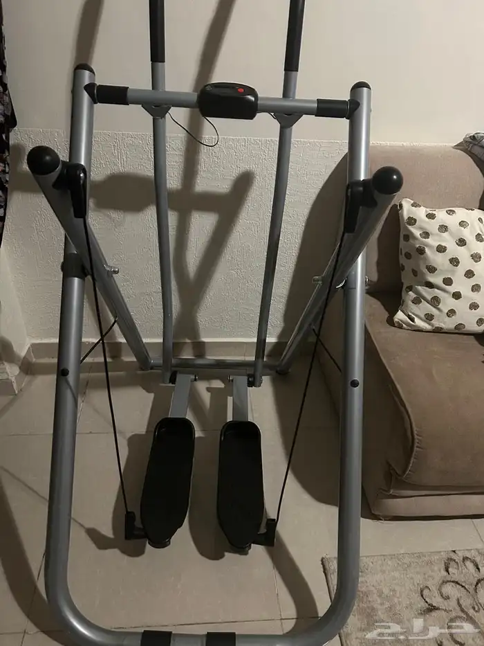 تلفزيون ورسيفر وأدوات رياضية للبيع 1