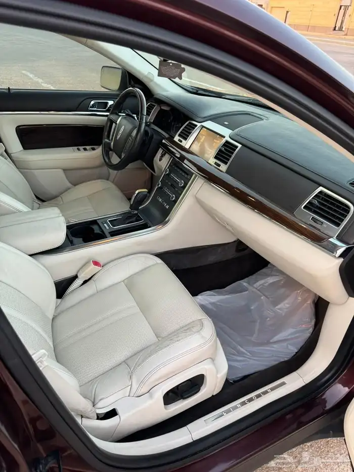 لنكولن 2012 Mks 92