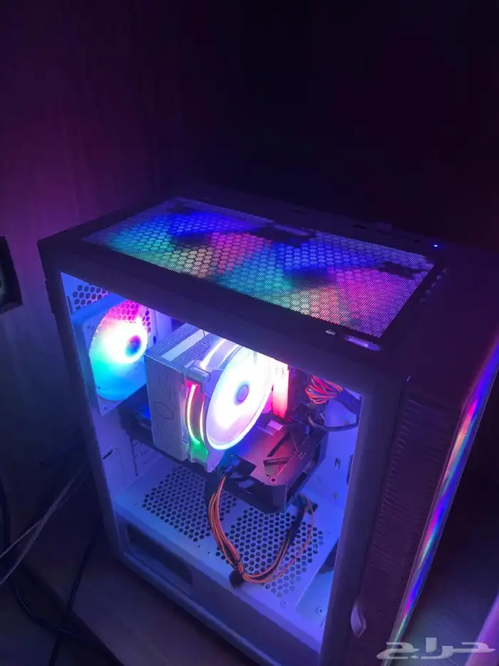 للبيع كمبيوتر تجميعة قوية للألعاب والتصميم 5
