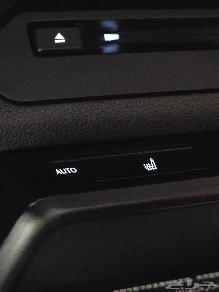 لكزس UX200 موديل 2020 بحاله الوكاله 18