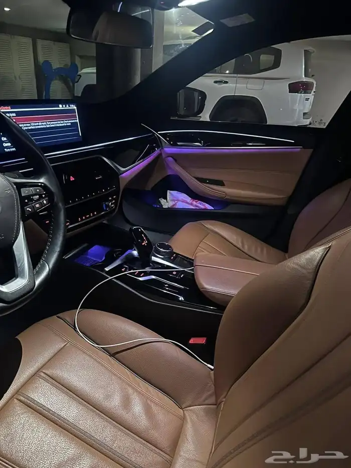 سيارة BMW 520i   موديل 2022 مخزنه وكاله 9