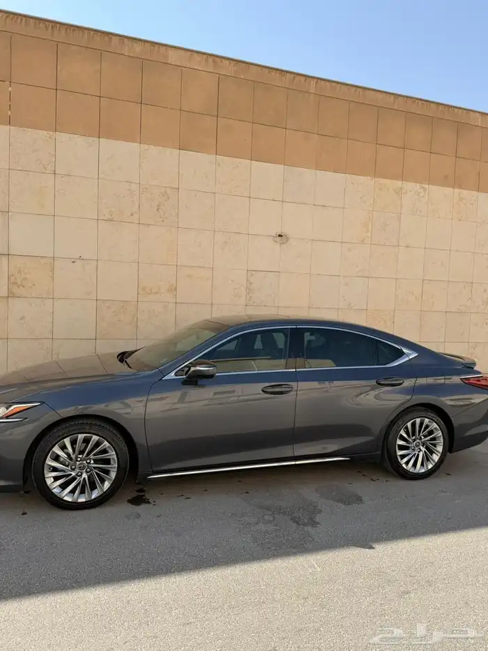 لكزس 2023 موتر اخو الجديد هابيرد ES 300 ((تم البيع )). 4