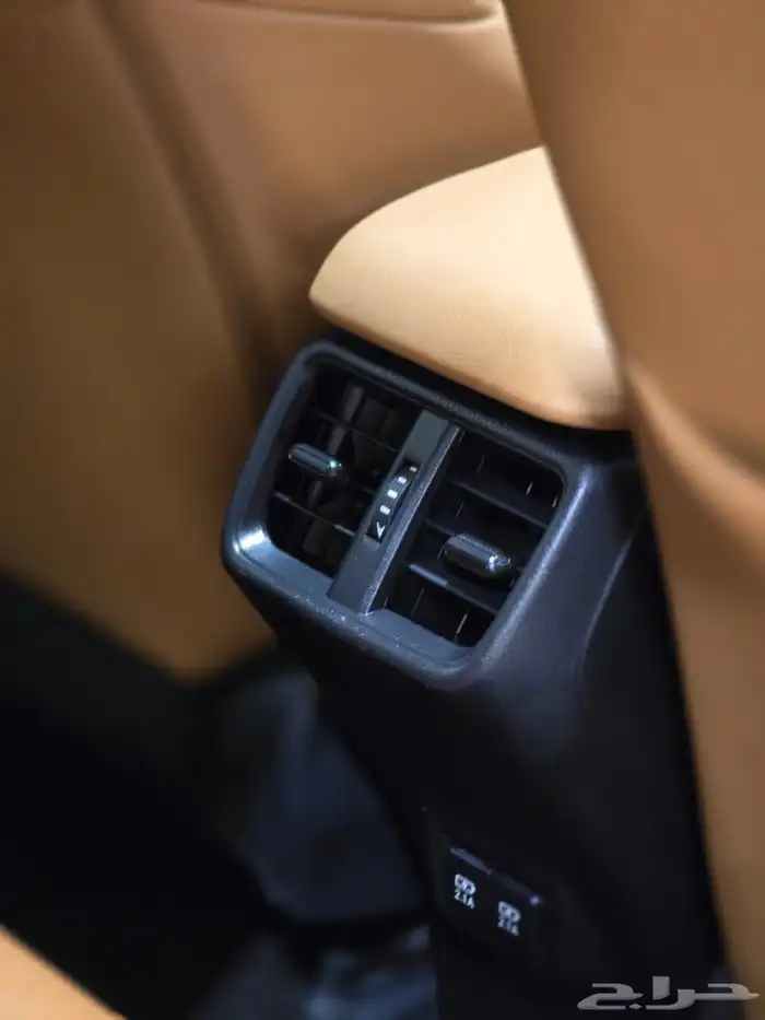 لكزس UX200 موديل 2020 بحاله الوكاله 11