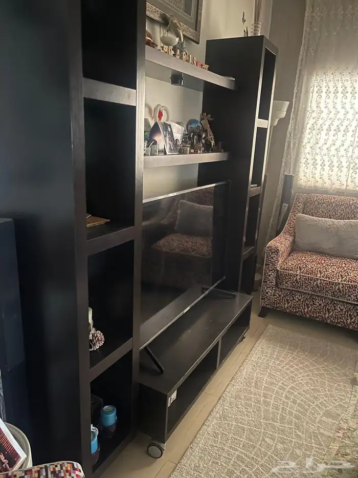 بوفيه مع طاولة تلفزيون من ايكيا 0