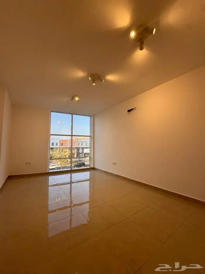 للايجار مكتب بشارع البترجي بجدة 5