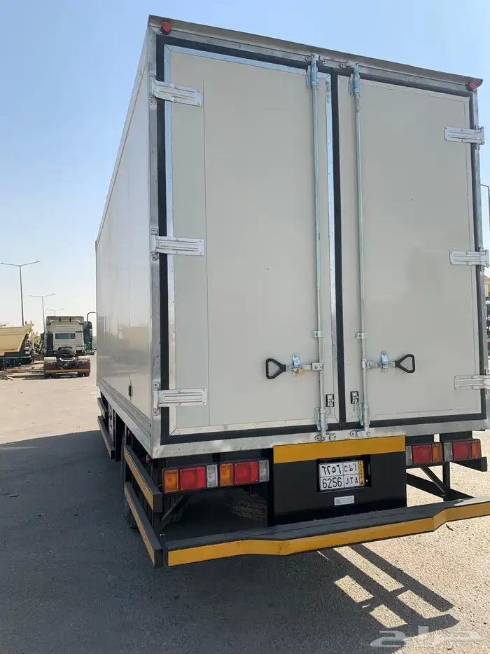 لوري هينو 2014 6