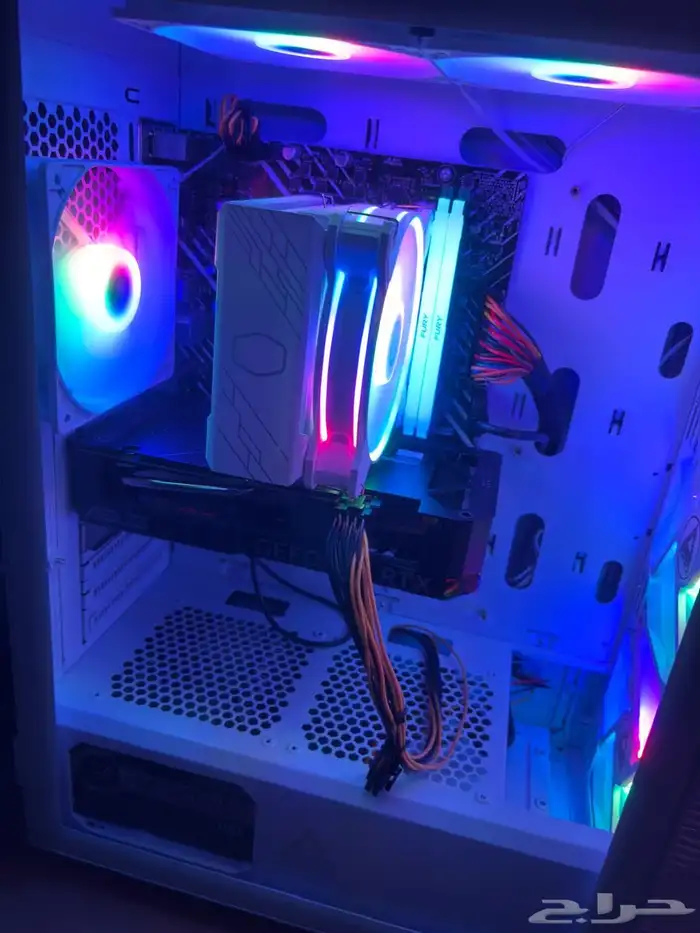 للبيع كمبيوتر تجميعة قوية للألعاب والتصميم 1