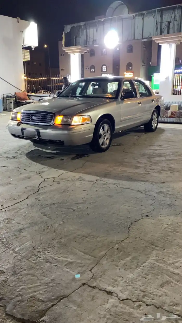 فورد فكتوريا 2010 1