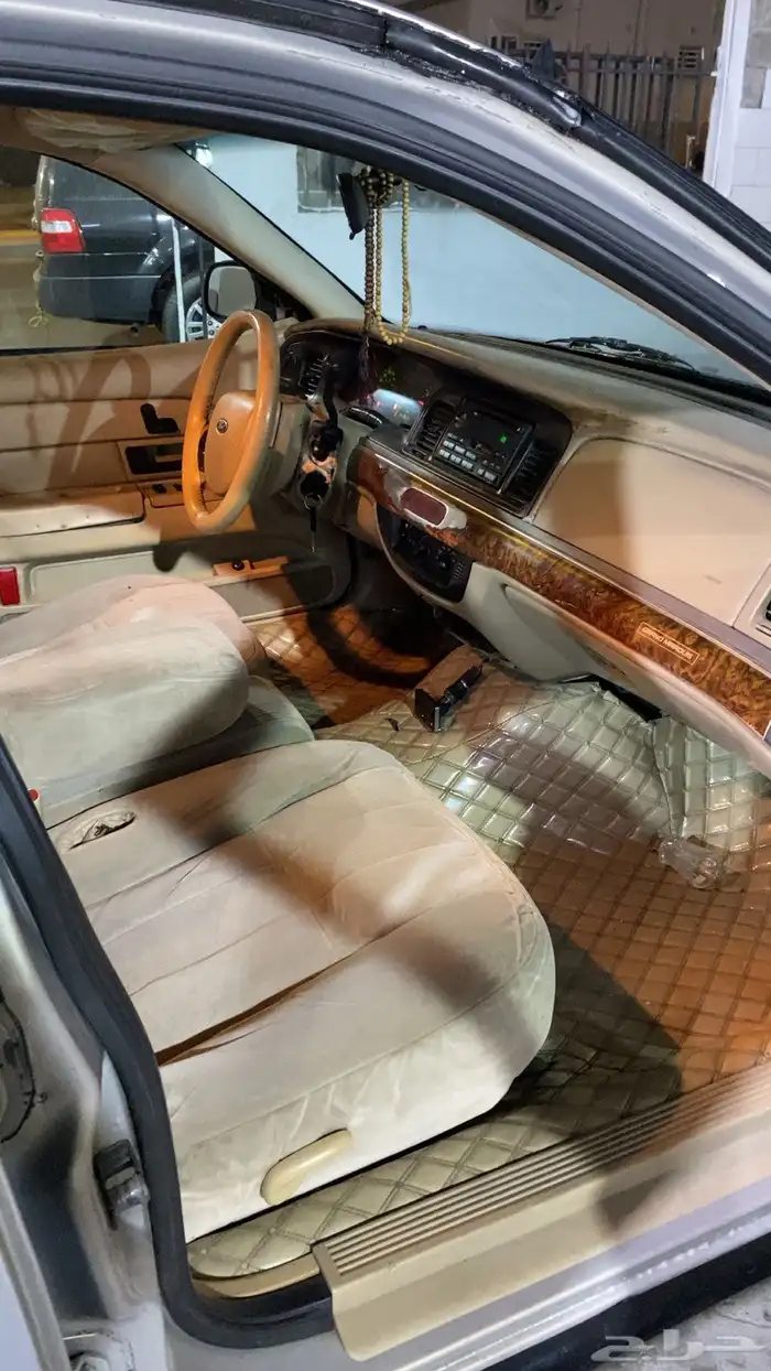 فورد فكتوريا 2010 2