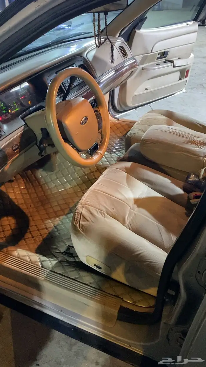 فورد فكتوريا 2010 3