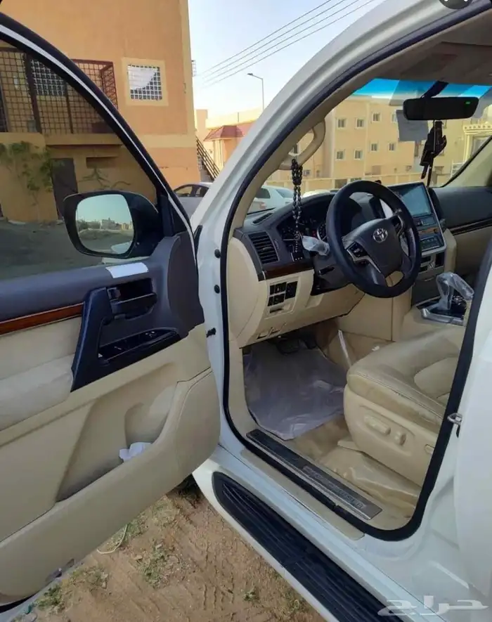 صالون لاندكروزر 2016 مرهم 2020 للبيع 5