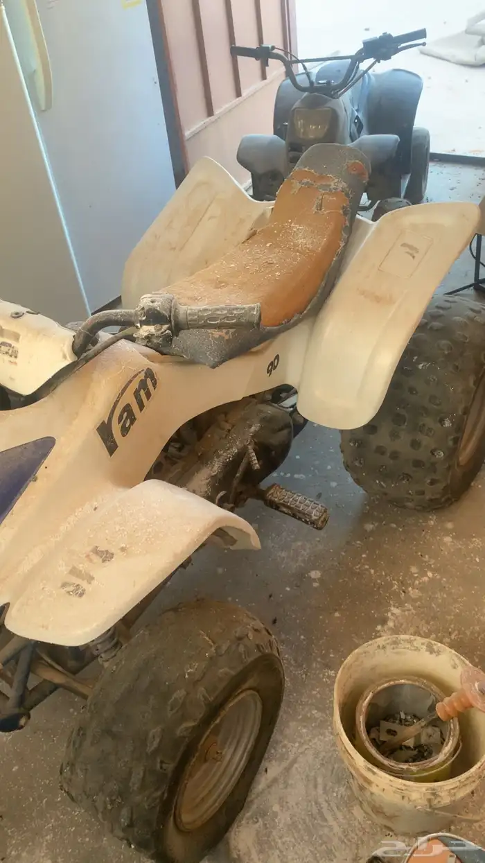 دباب للبيع واقف 5سنين الحد 1200 1