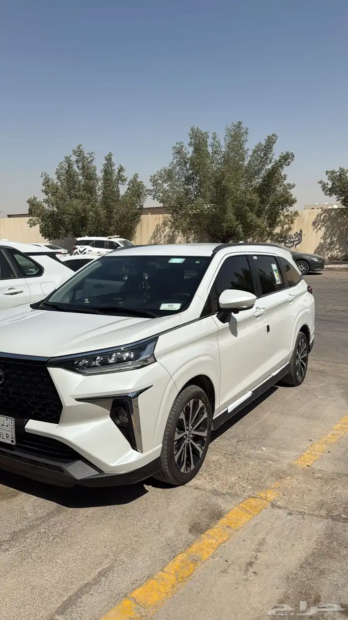 Toyota Veloz 2024 model low kilometer 4