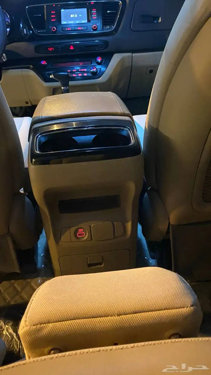 كيا كارنيفال2017 10