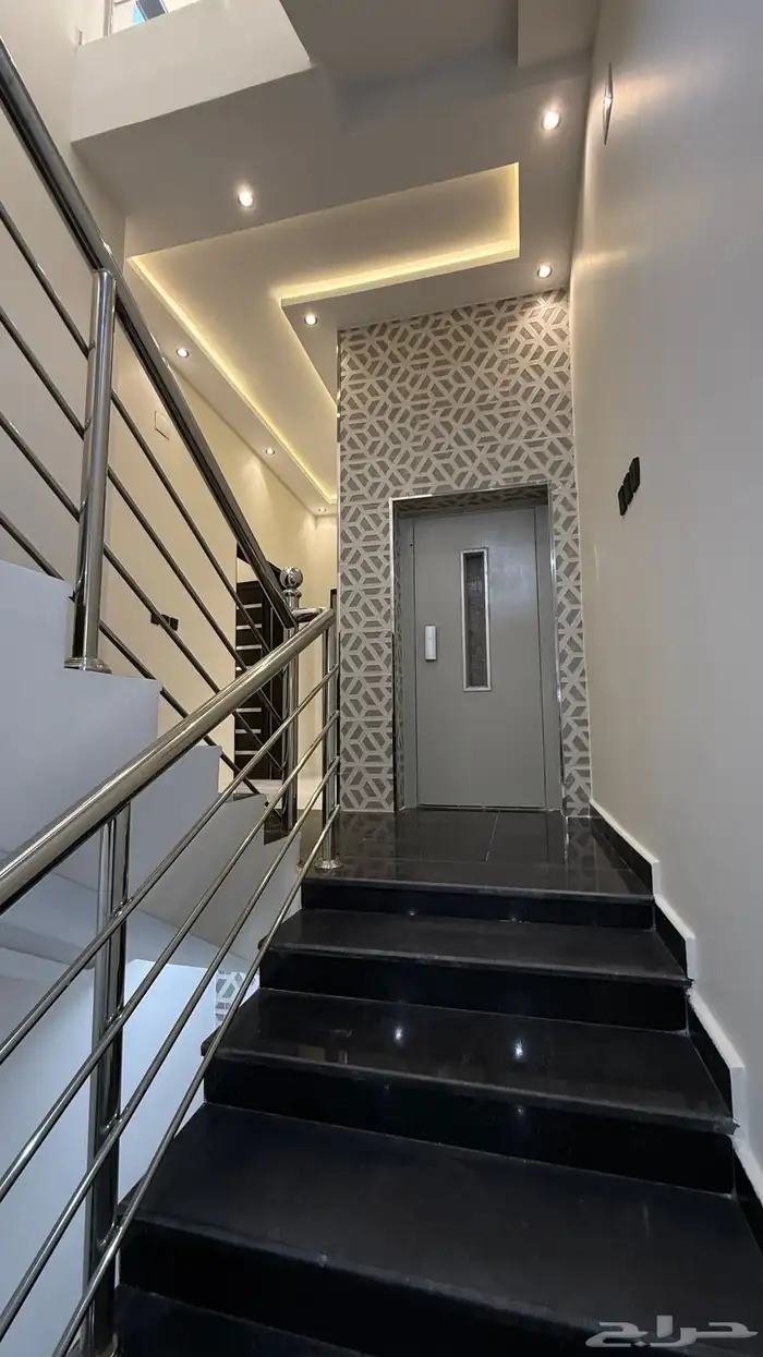 للبيع شقق ارضيه وارواف علويه بسعر 550 الف شمال الخميس 6