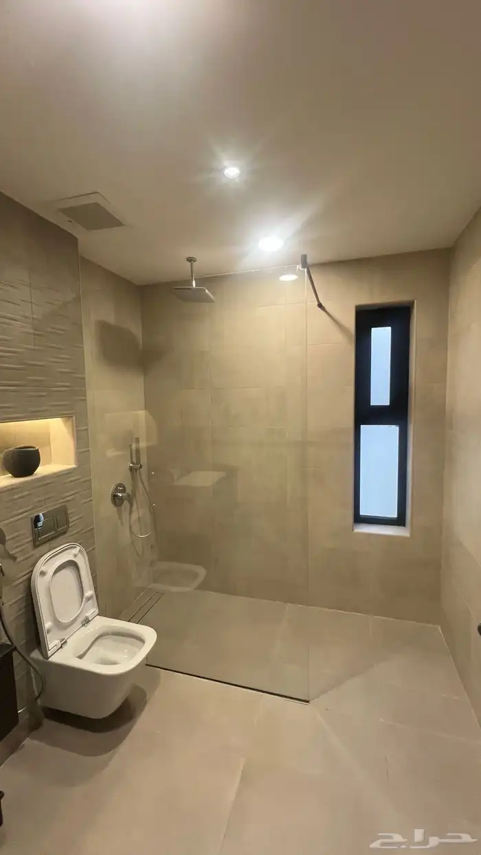 للبيع فيلا مستقله 625 متر مؤثثه حي بدر 91 15