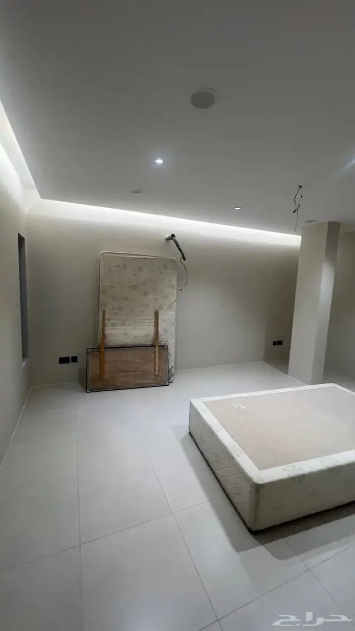 للبيع فيلا مستقله 625 متر مؤثثه حي بدر 91 23