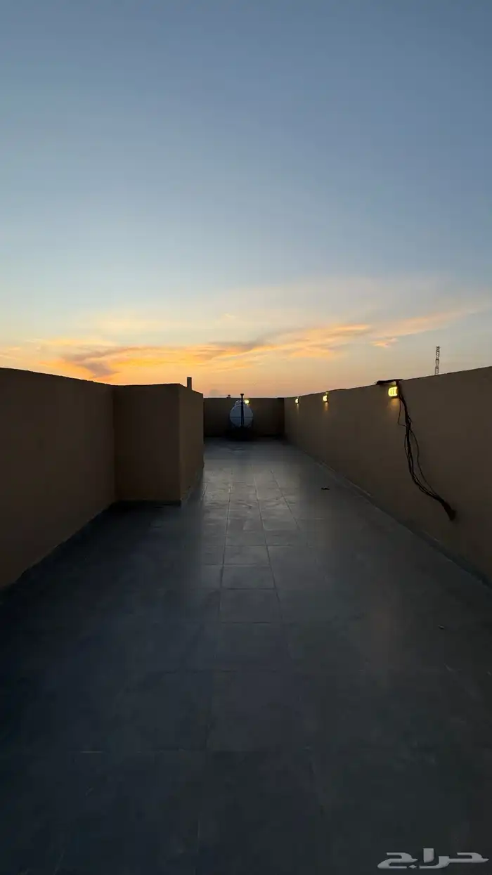 للبيع شقق علويه بحى الراقى خميس مشيط على شارع 25 م 29