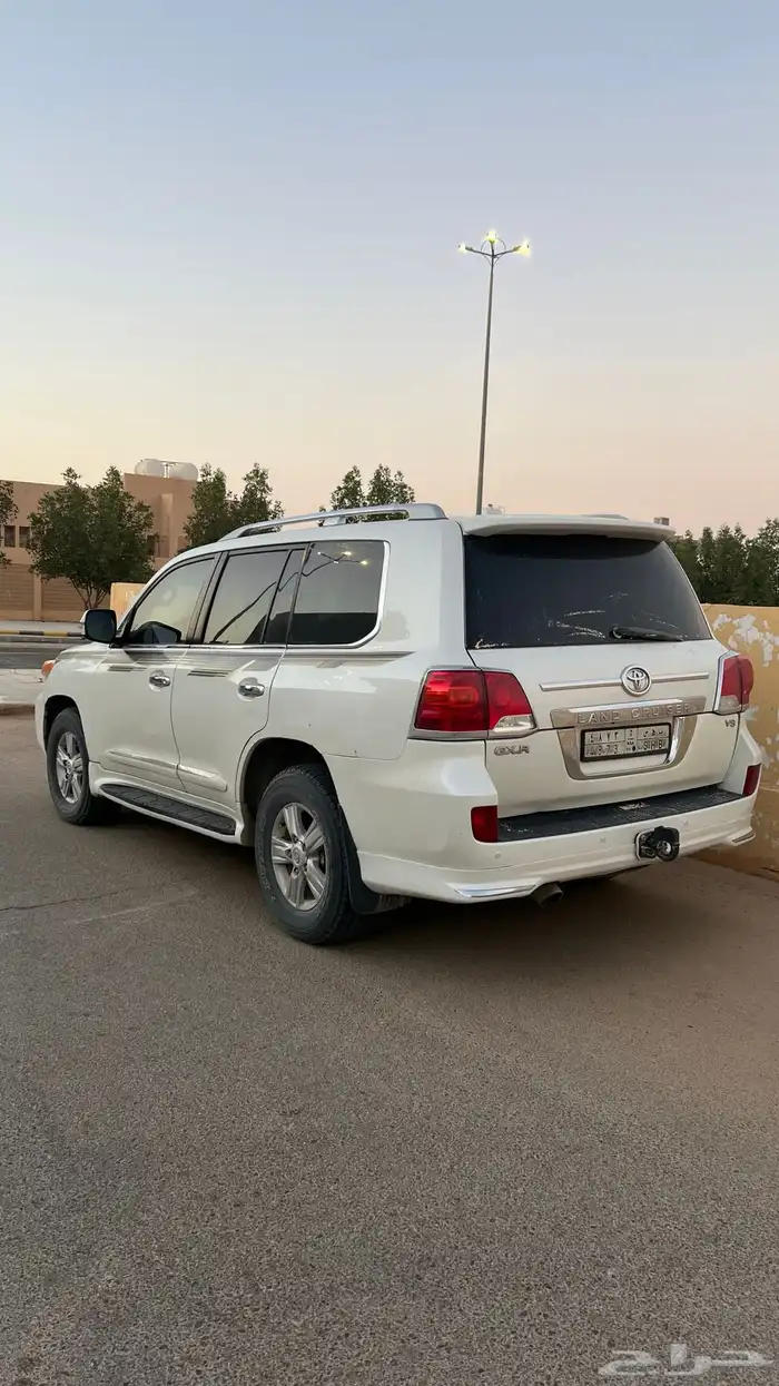 لاندكروزر ابييض 2014 5