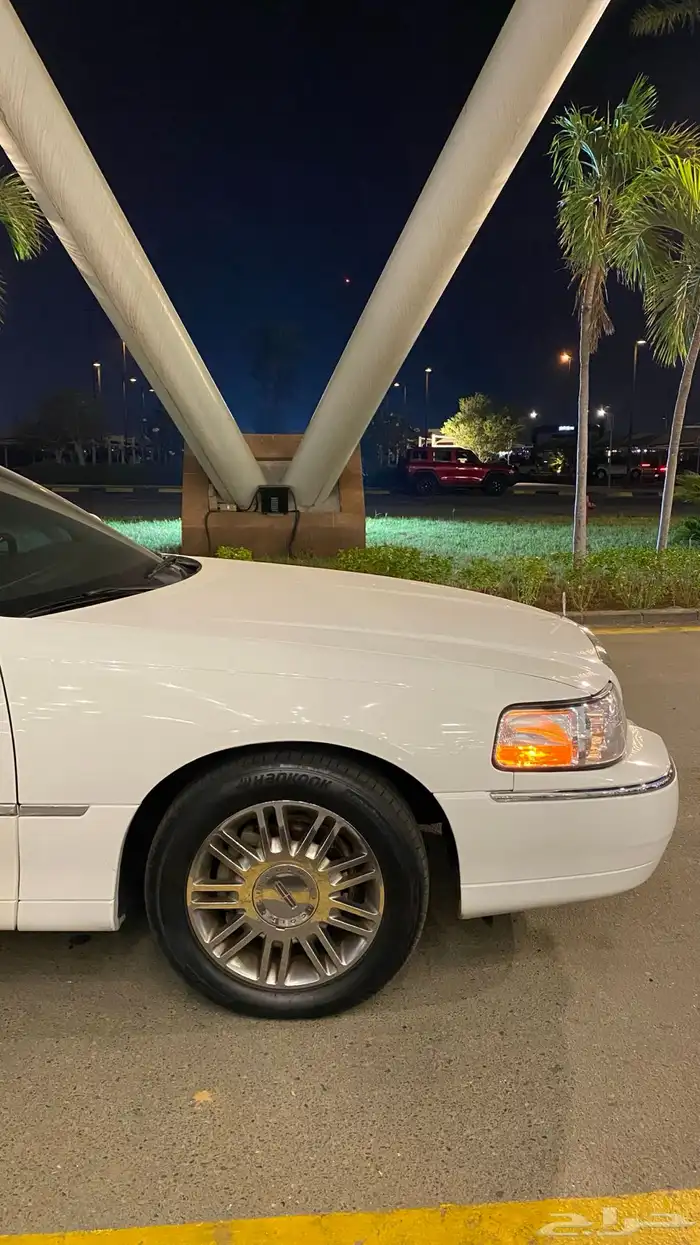 لنكولن تاون كار سقنتشر لمتد شورت 9