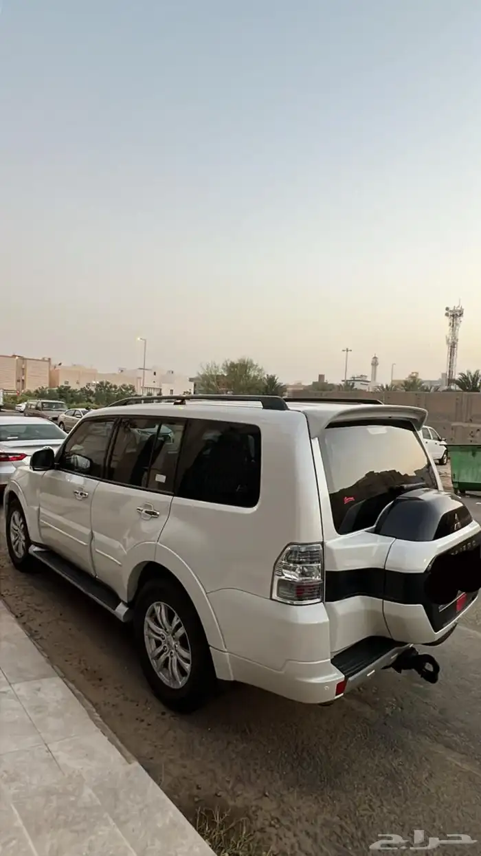 موستبيشي باجيرو 2022 علامة ذهبية مكينة 3500 4