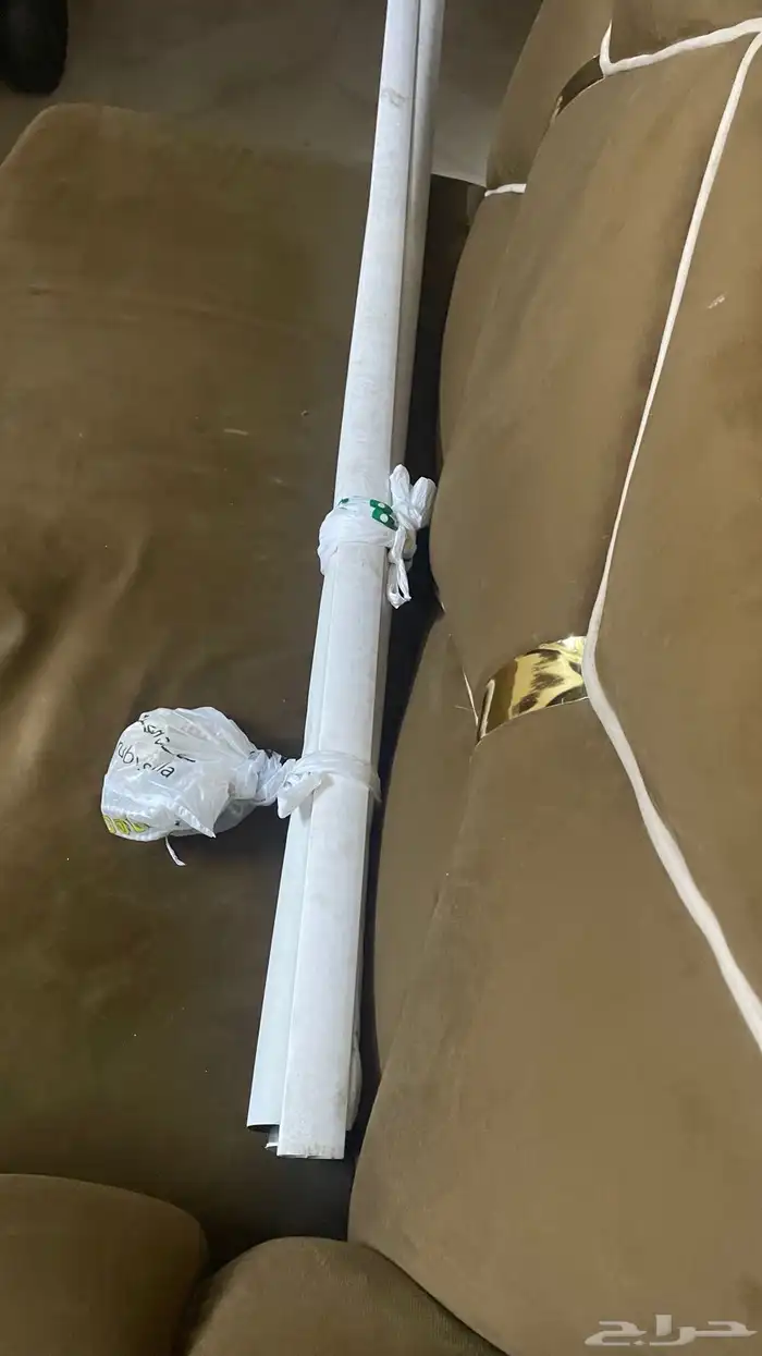 طاولة لأب توب وستارة رول وسجادة 0