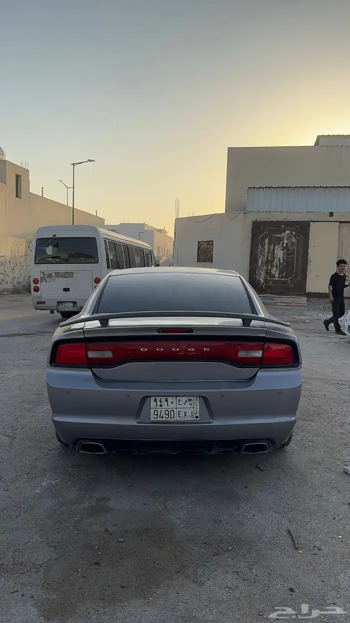 دوج تشارجر للبيع او البدل 10