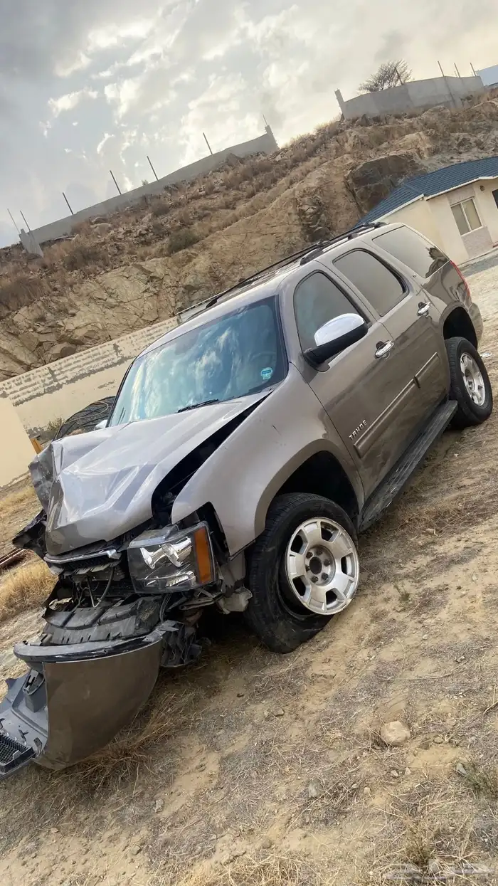 تاهو 2013 للبيع تشليح وقطع 7