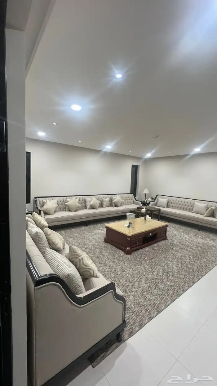 للبيع فيلا مستقله 625 متر مؤثثه حي بدر 91 2