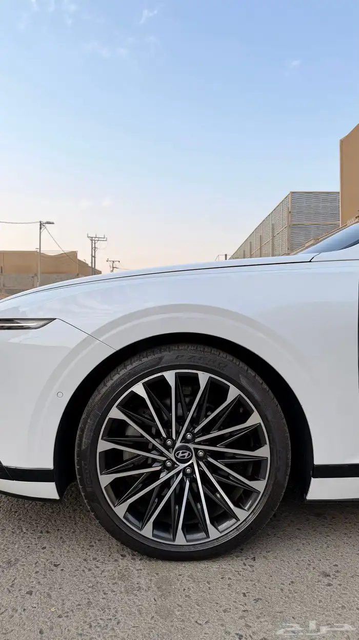 ازيرا 2023 ( بنزين 6V ) فل اوبشن مواصفات خاصه بحالة الوكالة 5